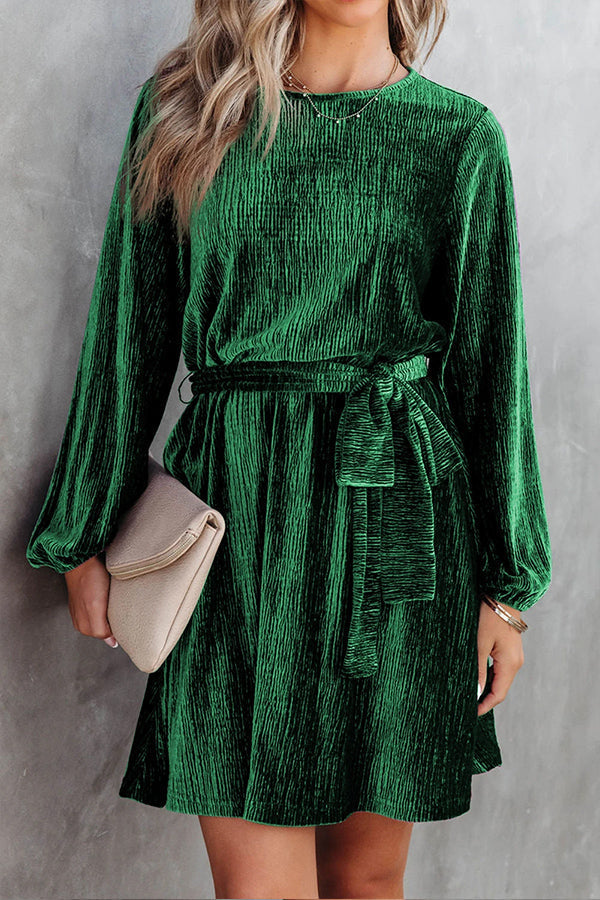Elegantes Heidi -Mini-Kleid mit langen Ärmeln