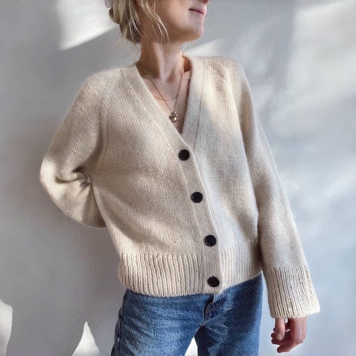 Terry – Melonenfarbener Pullover mit langen Ärmeln und V-Ausschnitt