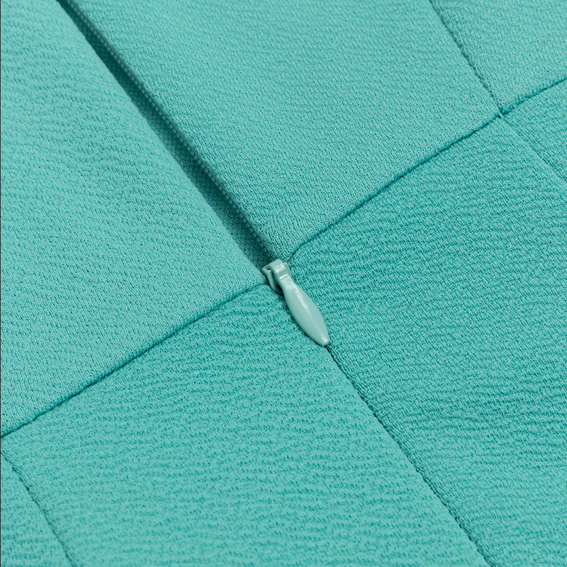 Trägerloses, asymmetrisches, figurbetontes Midikleid | Grün