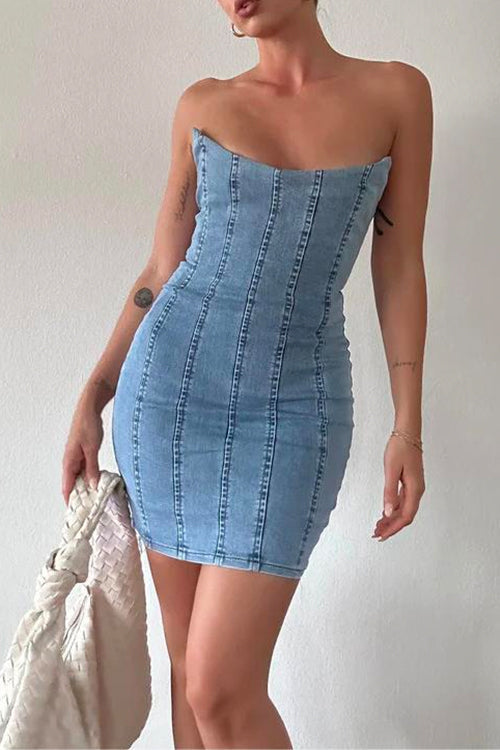 Schickes Denim Kleid für heiße Tage
