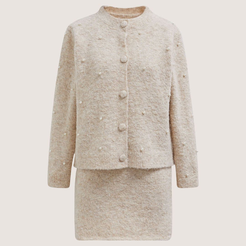 Bequeme Heidi -aus Perlenbesetzter Strickjacke und Minirock