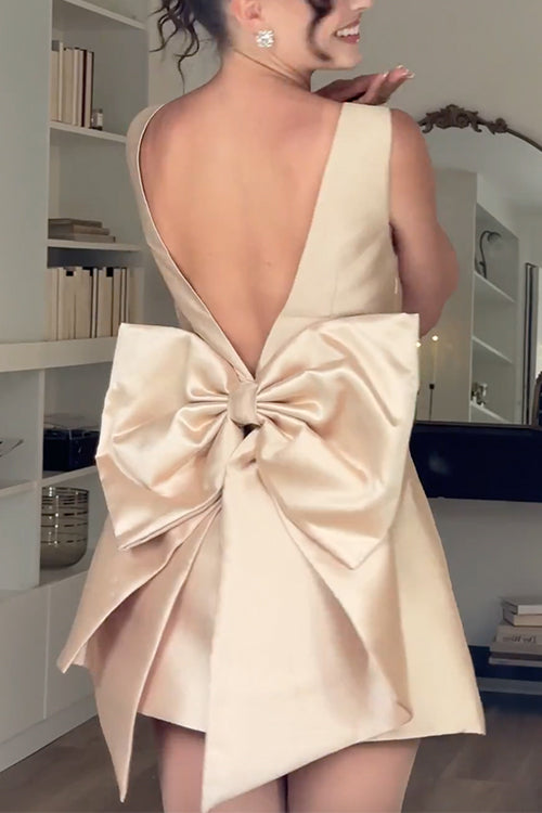 Schickes Satin Mini-Partykleid mit Schleife