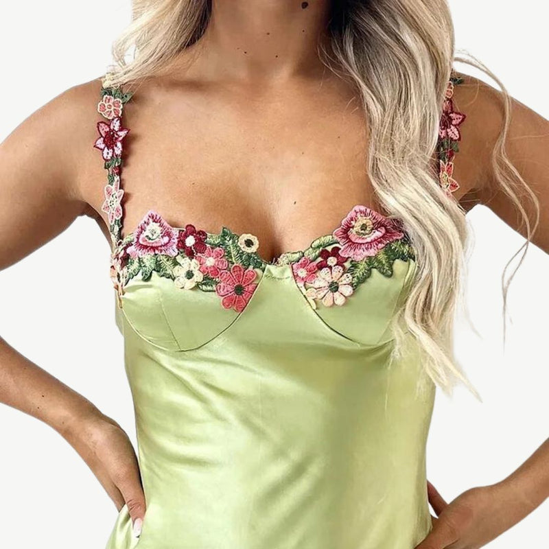 Elegantes Satin Kleid für Gartenpartys