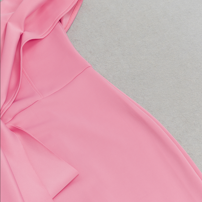 Schulterfreies Midikleid mit Rüschen | Rosa