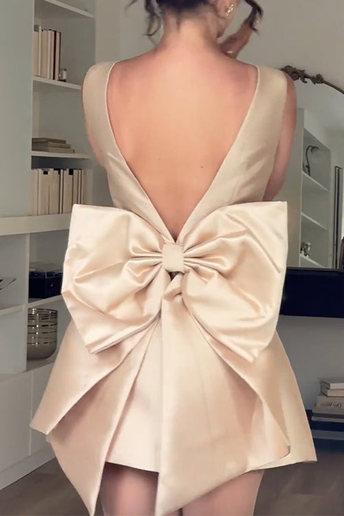 Schickes Satin Mini-Partykleid mit Schleife