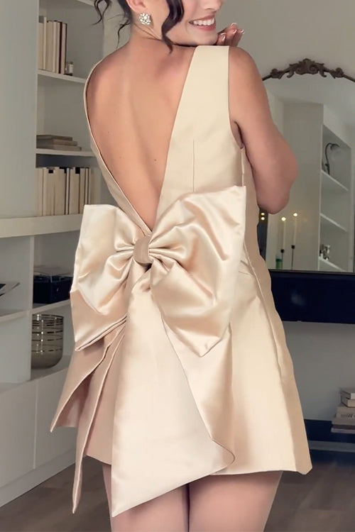 Schickes Satin Mini-Partykleid mit Schleife
