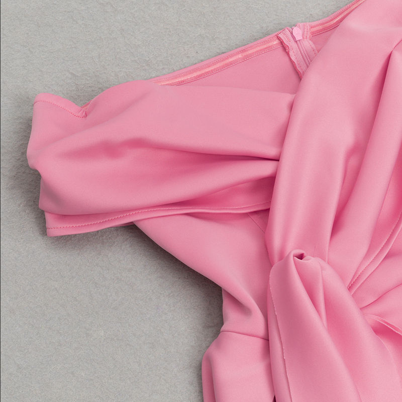 Schulterfreies Midikleid mit Rüschen | Rosa