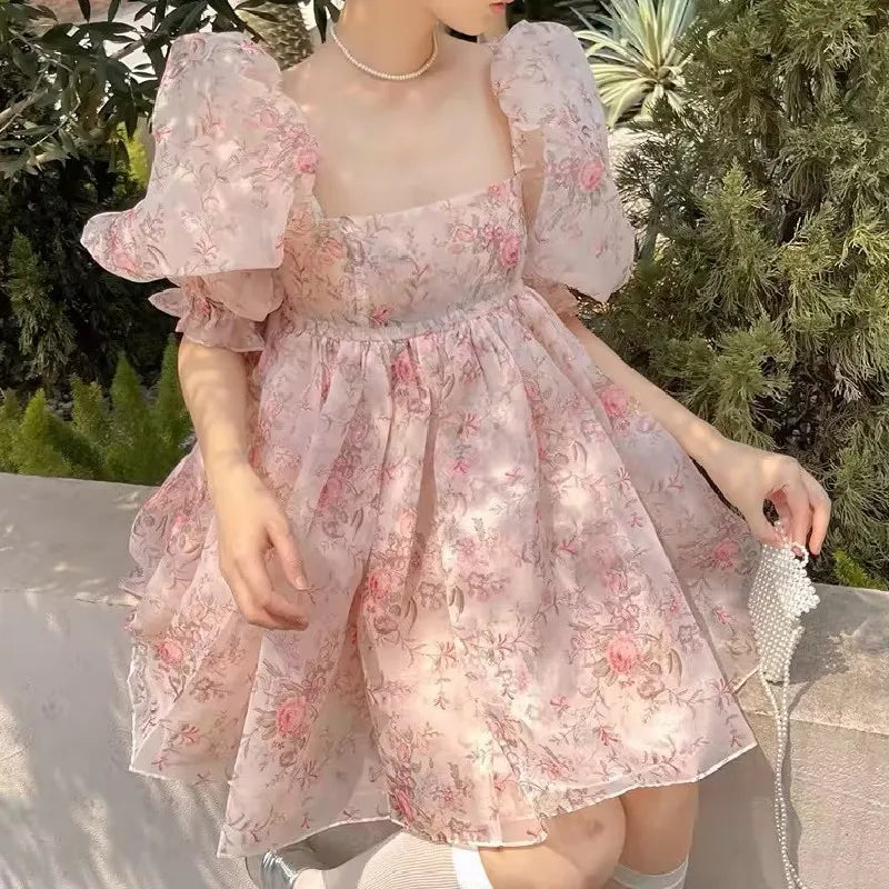 Elegantes Heidi -Blumenkleid mit Puffärmeln