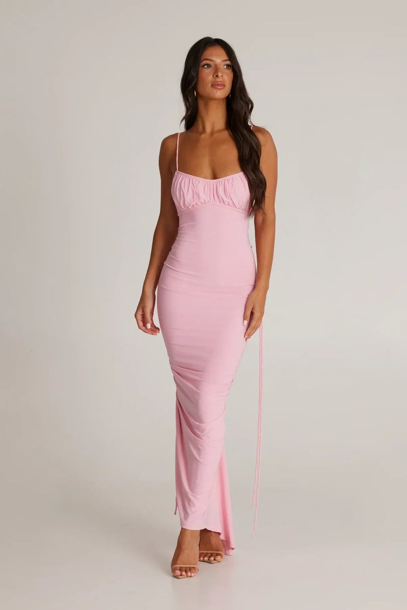 Elegantes Maxikleid Mit Offenem Rücken
