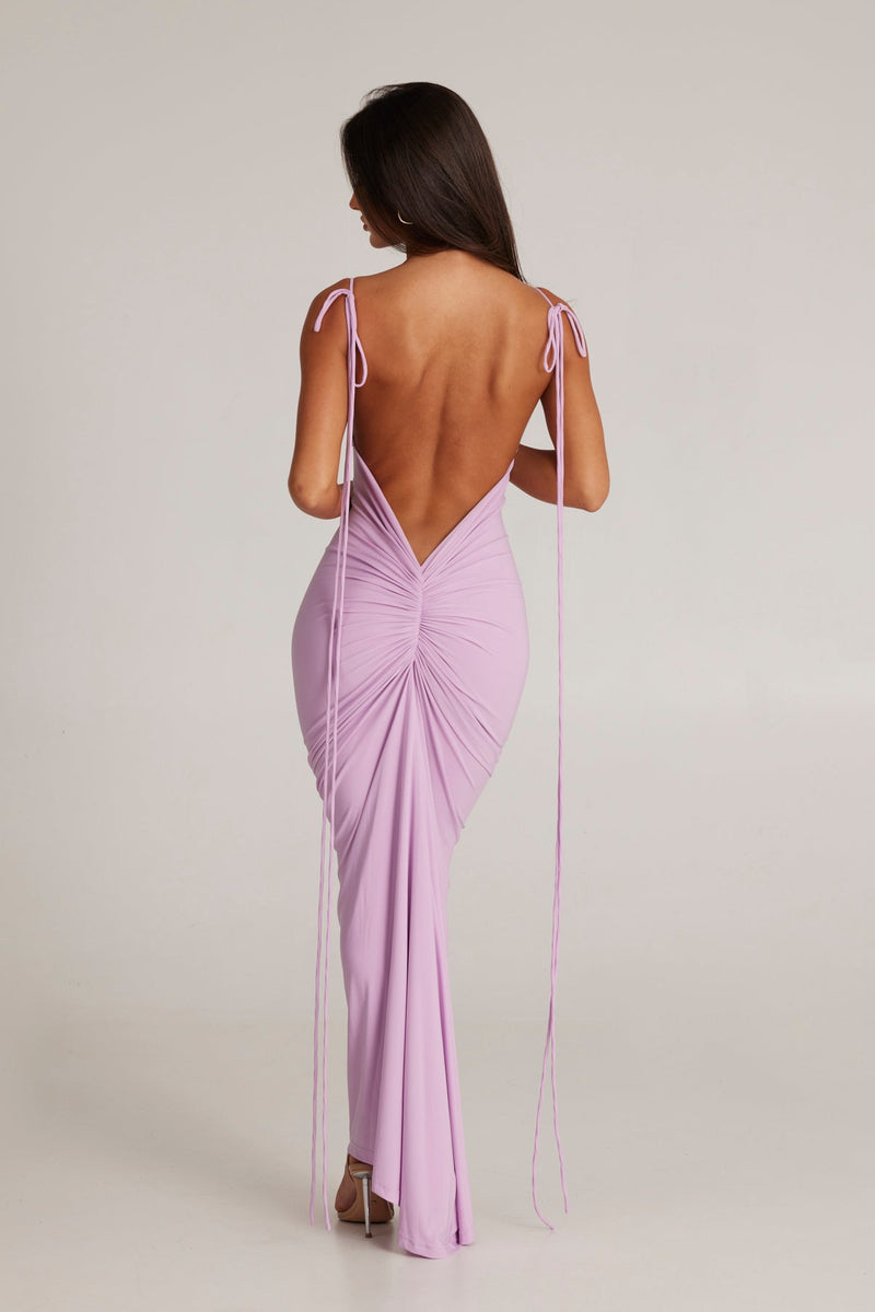 Elegantes Maxikleid Mit Offenem Rücken