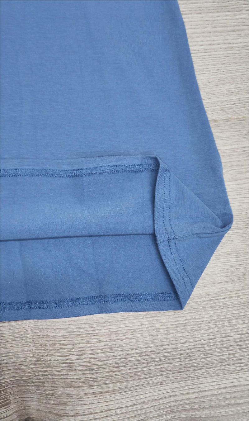 Gerlinde - Blaues ärmelloses Midikleid mit V-Ausschnitt und Kordelzug auf der Vorderseite