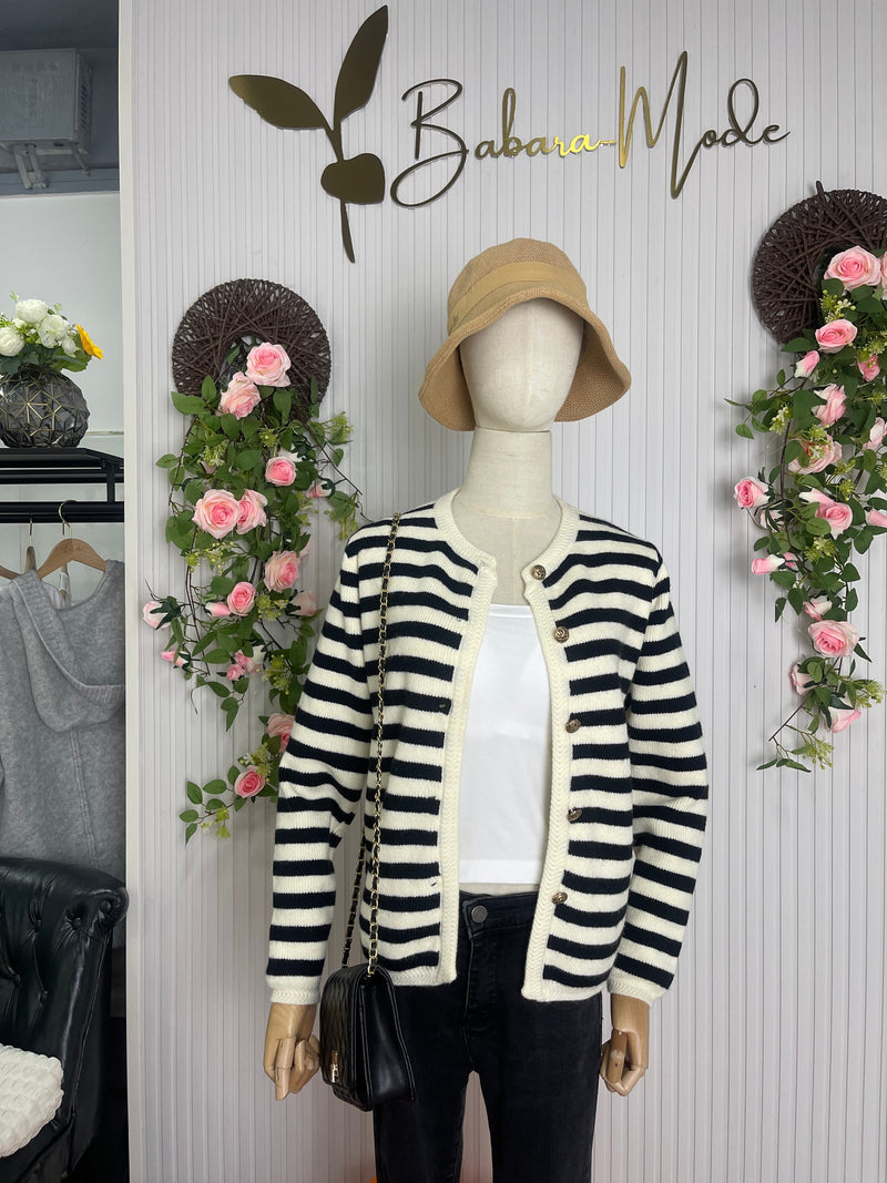 Elegante warme Strickjacke mit Streifen