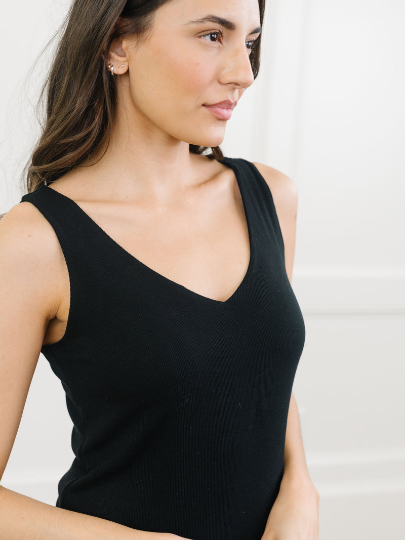 Sibylle - Lounge-Kleid mit geripptem V-Ausschnitt und Tank