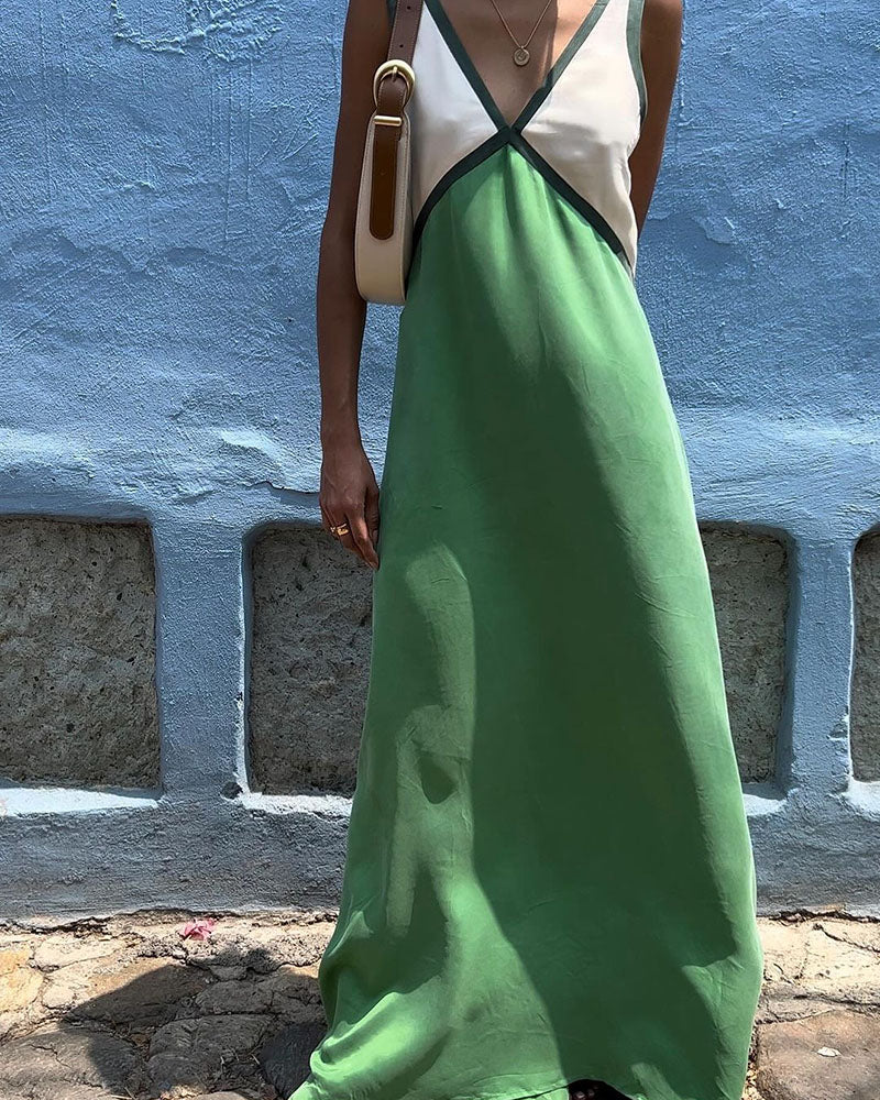 Kuscheliges Kleid mit V-Ausschnitt und kontrastierenden Farben für dich