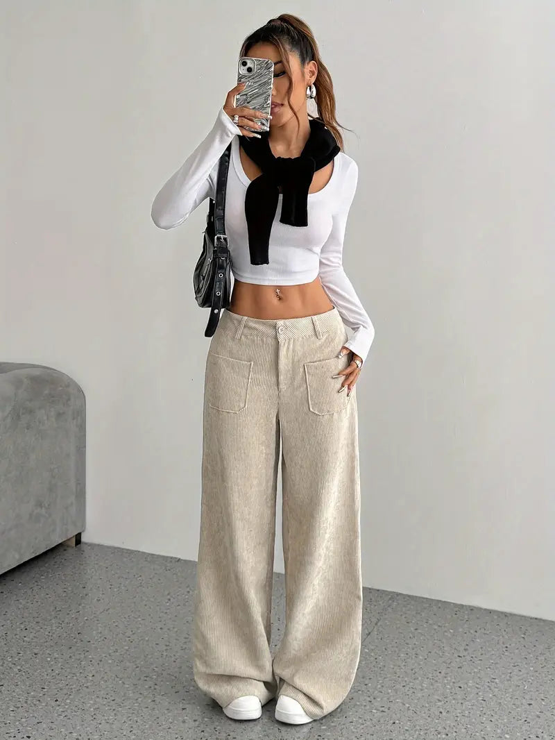 Hoch taillierte Damen-Cordhose mit weitem Bein