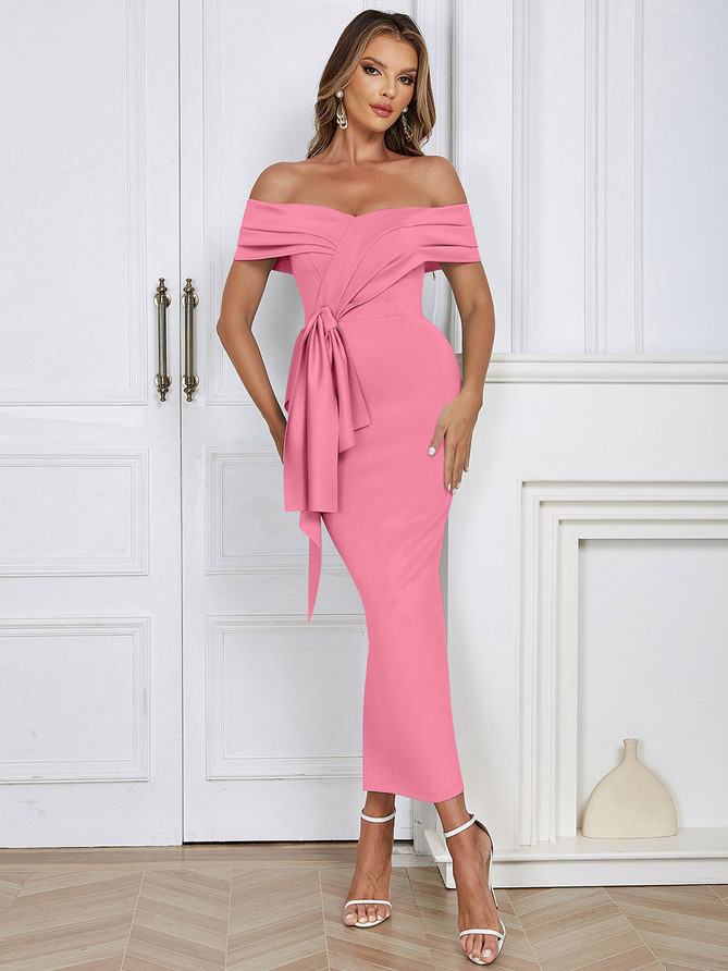 Schulterfreies Midikleid mit Rüschen | Rosa