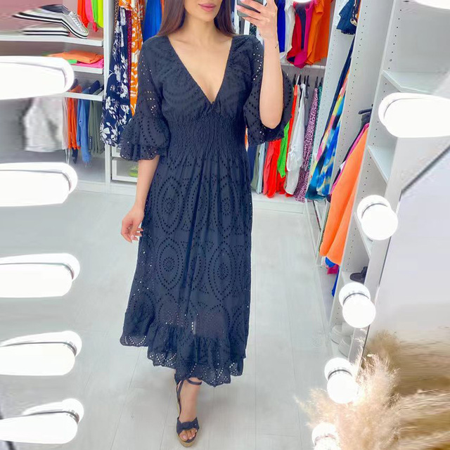 Angela - Midikleid mit bestickten Anglaise-Rüschen an den Ärmeln
