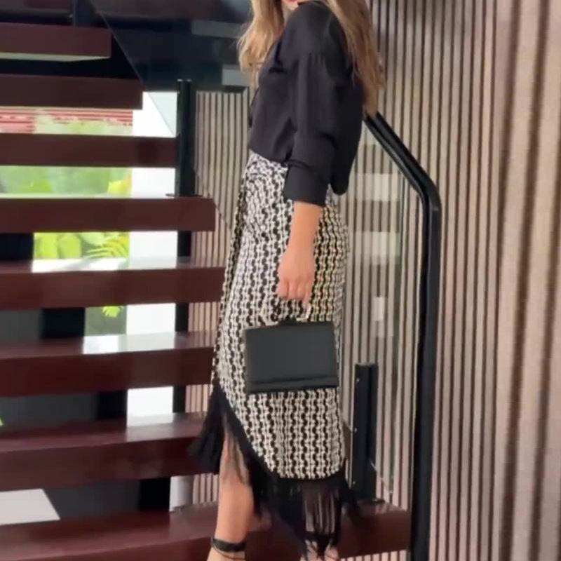 Elegantes Hemdtop und Hoher Rock mit Taille