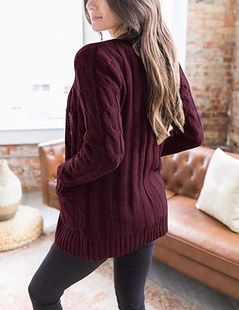 Elegante und warme Wollstrickjacke