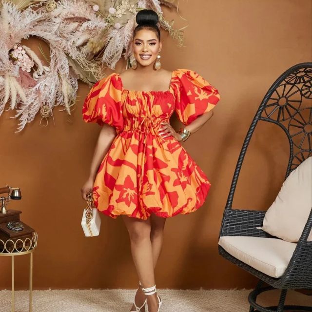 Elegantes Heidi - Schulterfreies Minikleid mit Ballonärmeln