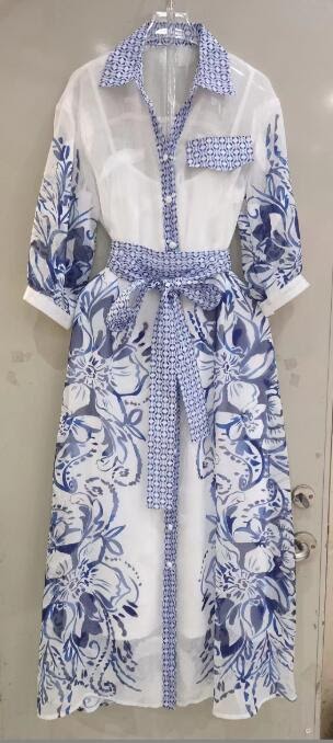 Langärmeliges Hemdkleid aus mit Knopfleiste