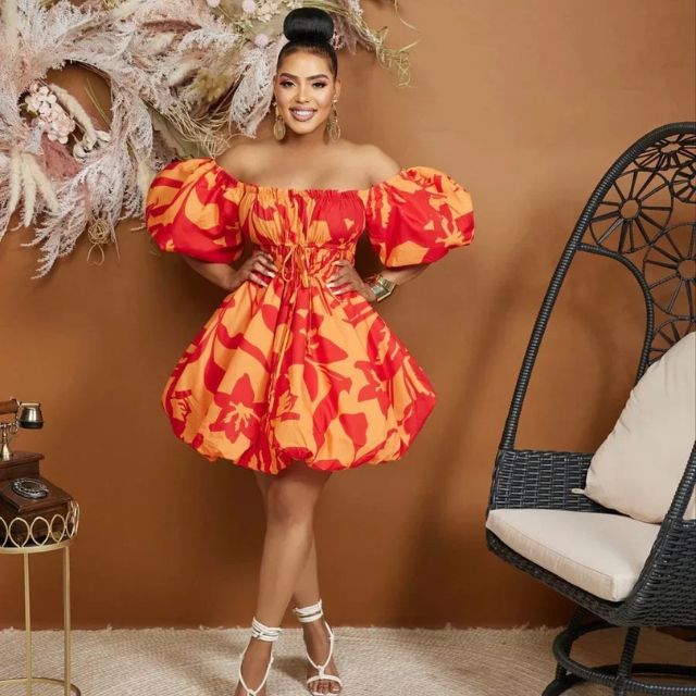 Elegantes Heidi - Schulterfreies Minikleid mit Ballonärmeln