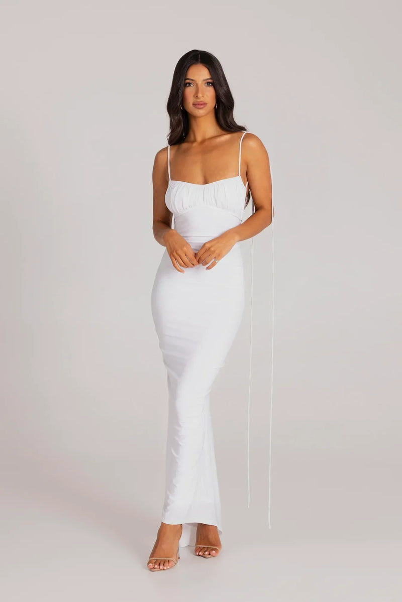 Elegantes Maxikleid Mit Offenem Rücken
