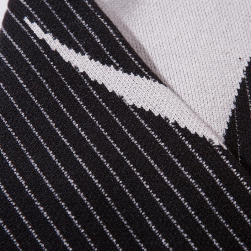 Elegante und Bequeme Herrenstrickjacke