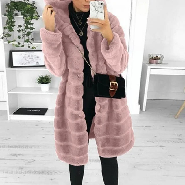 Warme und elegante Winterjacke mit Kapuze