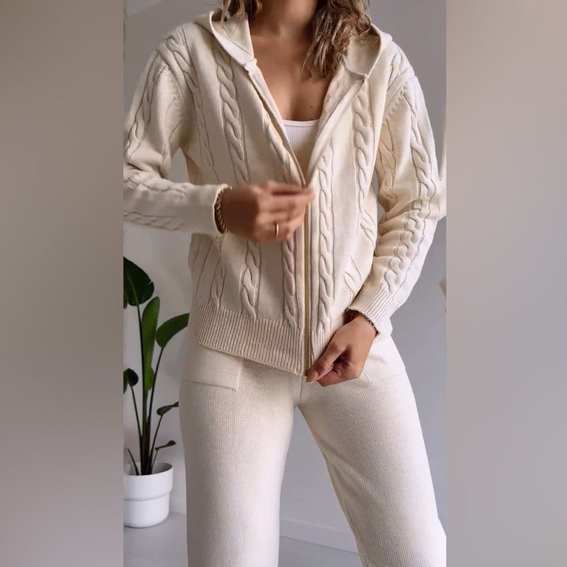 Bequemes elegantes Strickjacken-Set