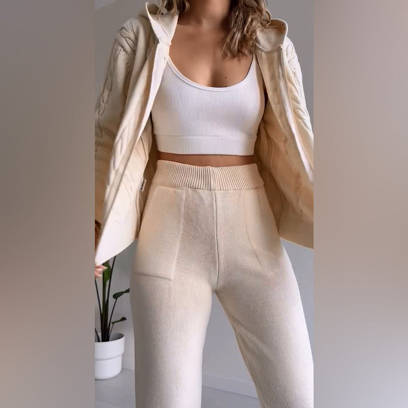 Bequemes elegantes Strickjacken-Set