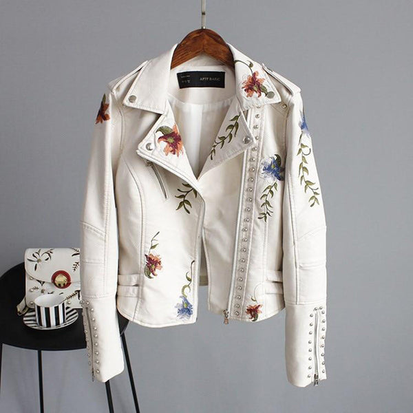 Bequeme und warme Damenjacke mit Blumen