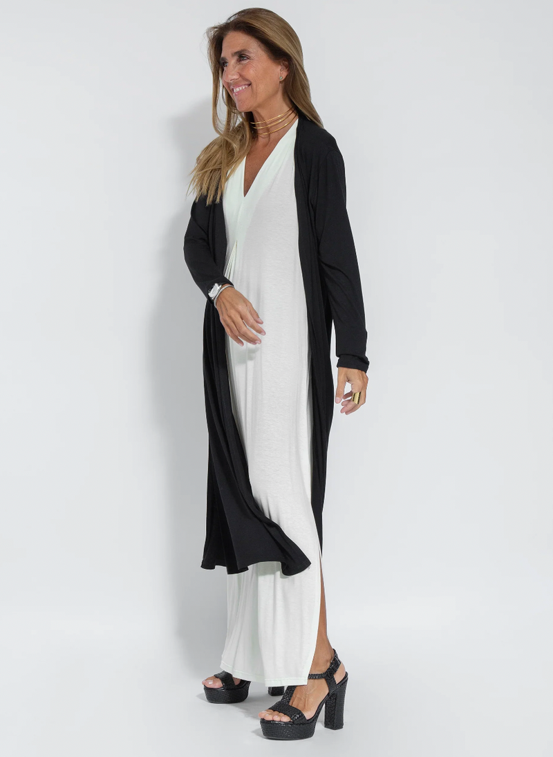 Elegantes Ensemble Mit Figurformendem Kleid Und Weste