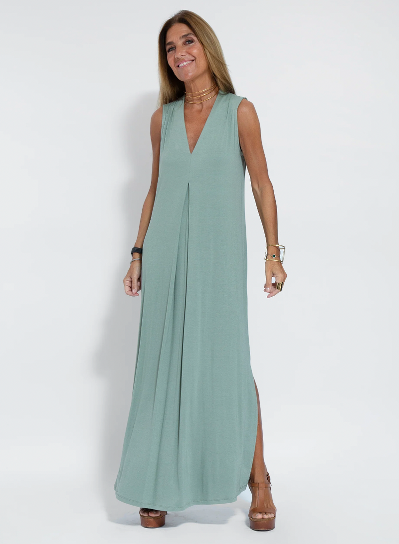 Elegantes Ensemble Mit Figurformendem Kleid Und Weste