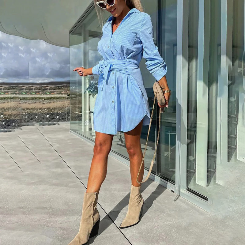 Bequemes und stilvolles Sommer-Mini-Kleid für jeden Anlass