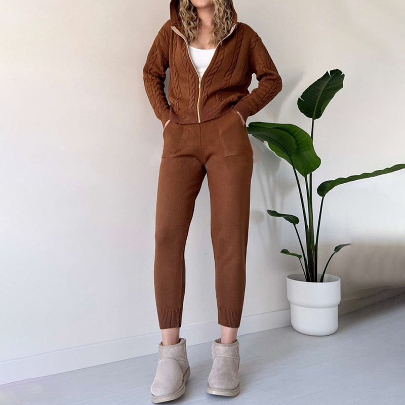 Bequemes elegantes Strickjacken-Set