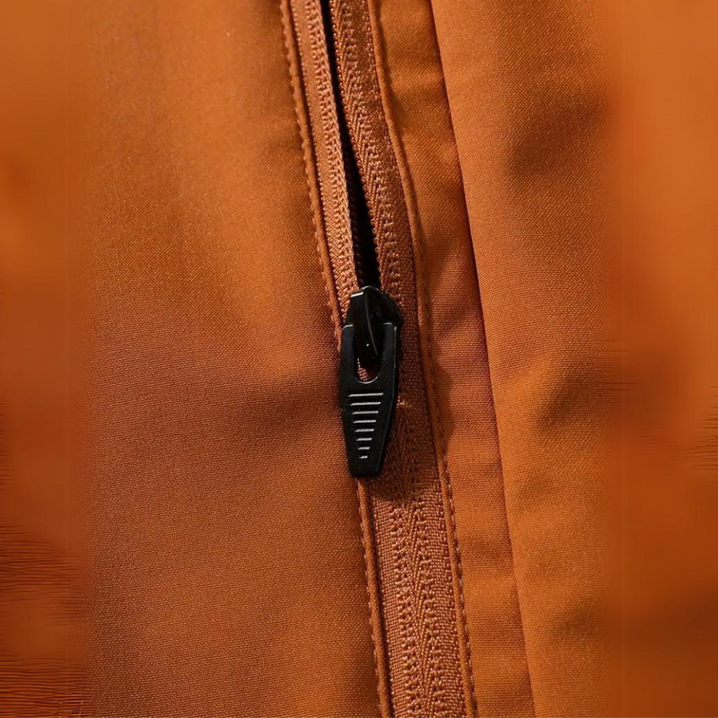 Wasserdichte elegante Jacke mit Kapuze
