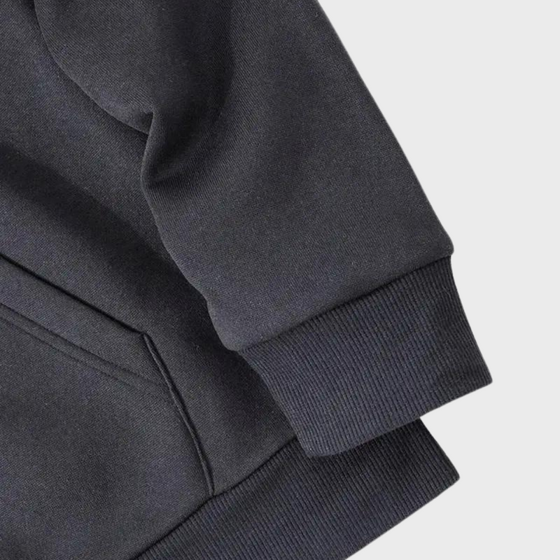 Stylischer und bequemer kleiner Herz-Kapuzenpullover