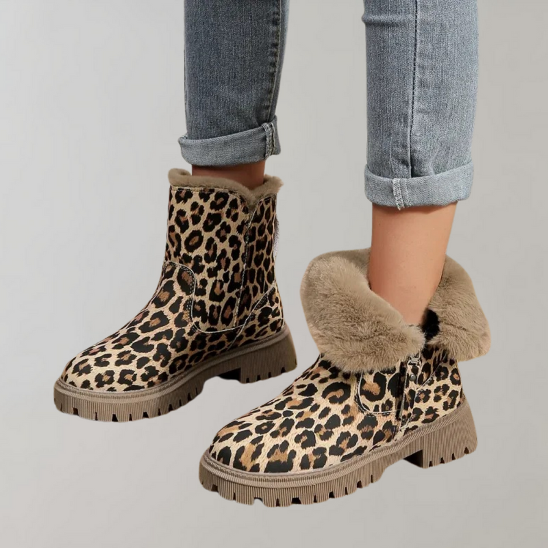 Elegante und warme Damenstiefel im Luipaarddesign