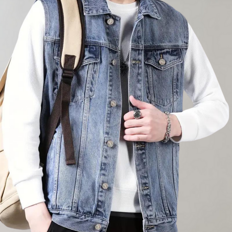 Bequemer und modischer Hoodie mit Brusttasche