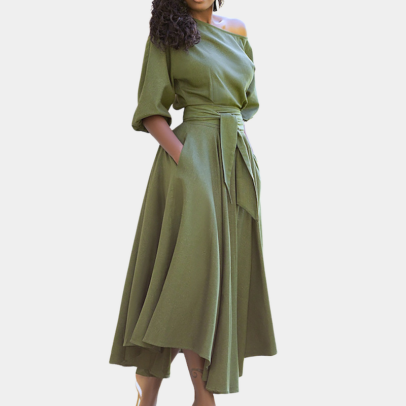 Bequeme, figurbetonte Damenkleid mit Taillengürtel