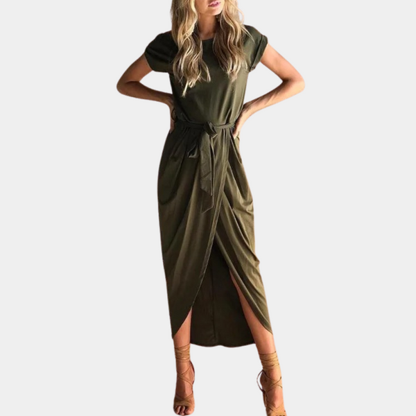Bequeme elegante Damenkleid mit kurzen Ärmeln