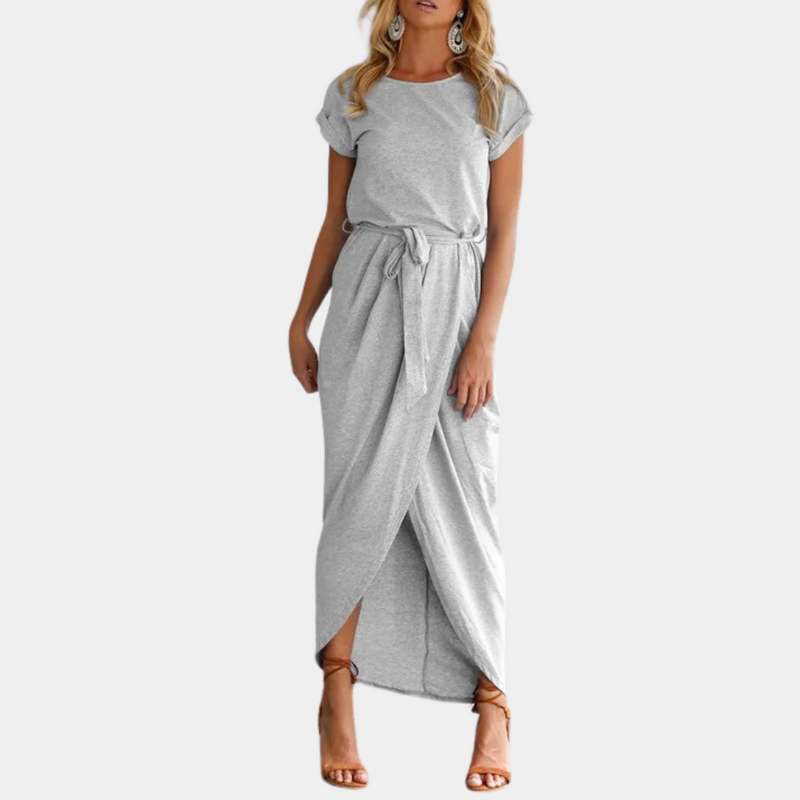 Bequeme elegante Damenkleid mit kurzen Ärmeln