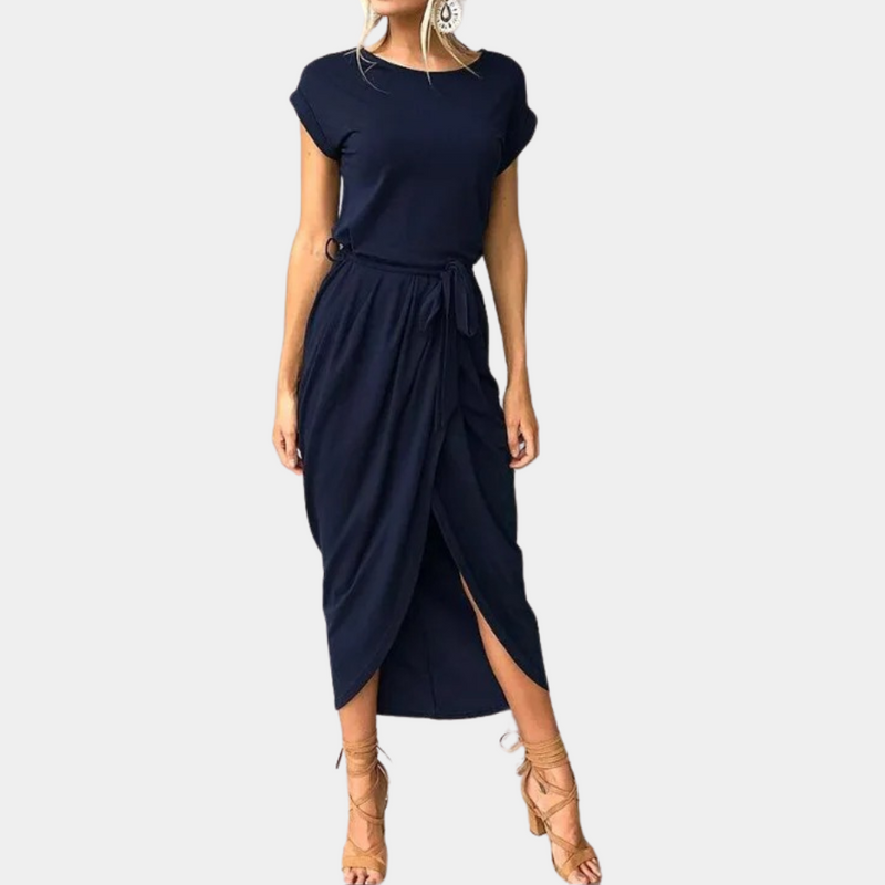 Bequeme elegante Damenkleid mit kurzen Ärmeln
