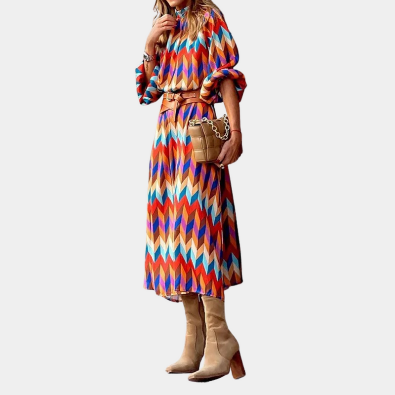 Buntes und bequemes Damenkleid für den Sommer