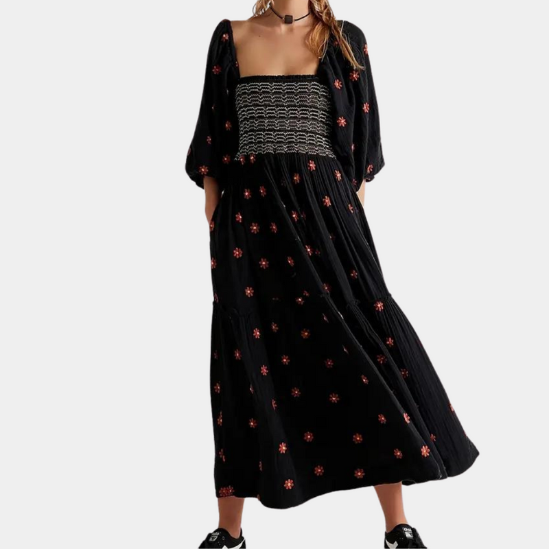 Bequemes elegantes Blumenkleid für stilvolle Damen