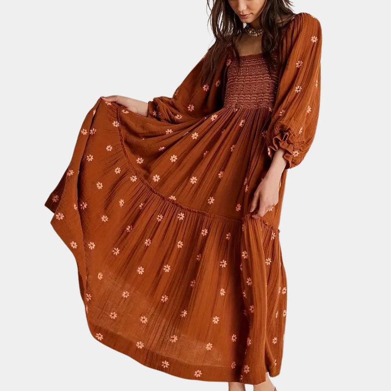 Bequemes elegantes Blumenkleid für stilvolle Damen