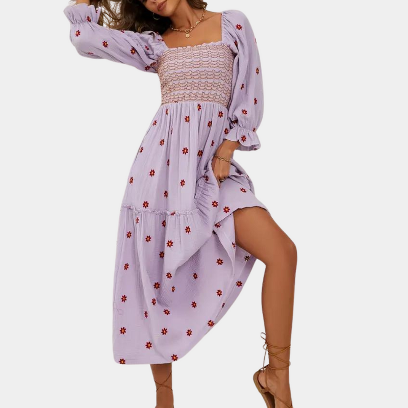 Bequemes elegantes Blumenkleid für stilvolle Damen