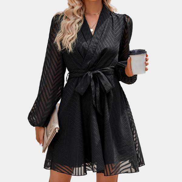 Elegantes Damenkleid mit bequemem Gürtel für jeden Anlass