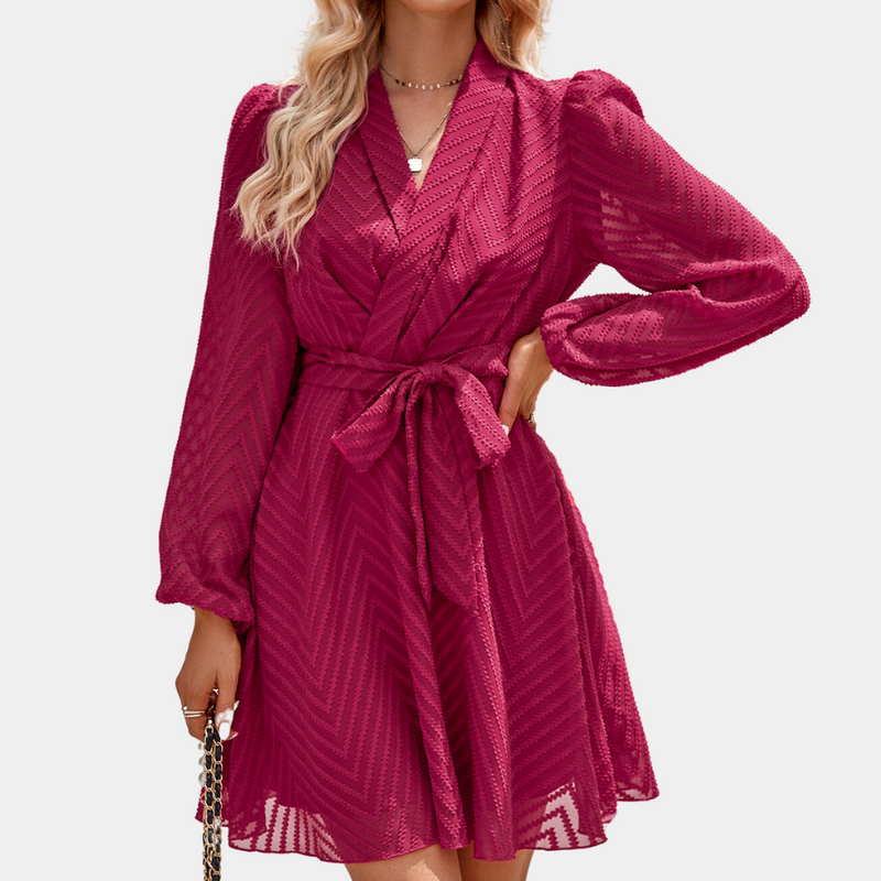 Elegantes Damenkleid mit bequemem Gürtel für jeden Anlass